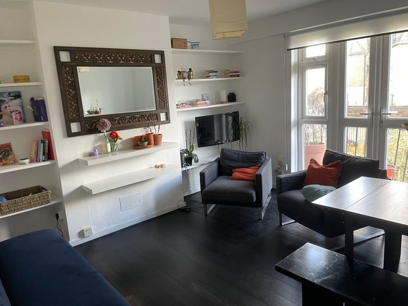 Room Clinger Court in Greater London