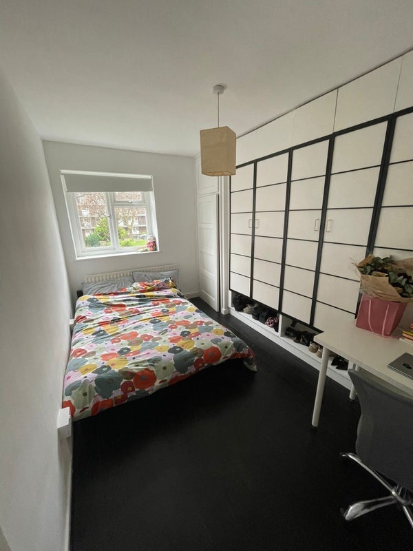 Room Clinger Court in Greater London