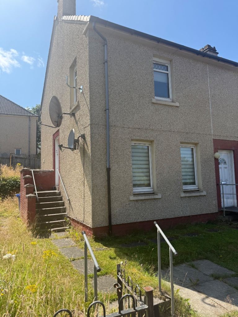 Flat Hillhouse Road in Blantyre