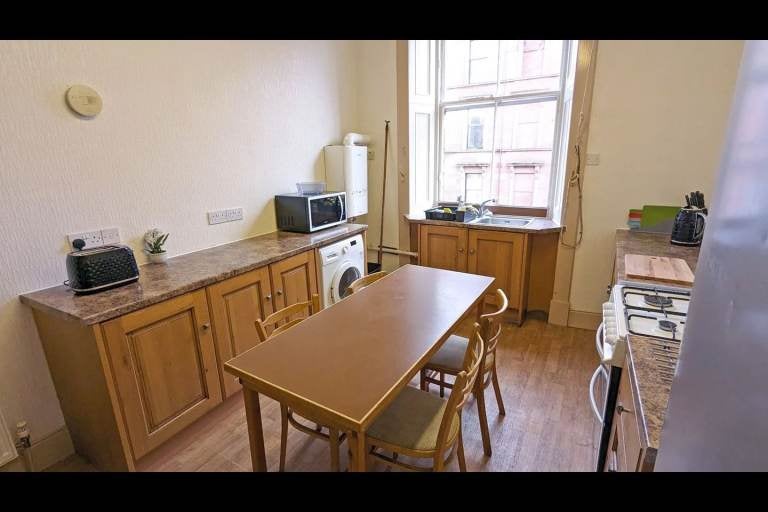 Flat Kersland Street in Glasgow