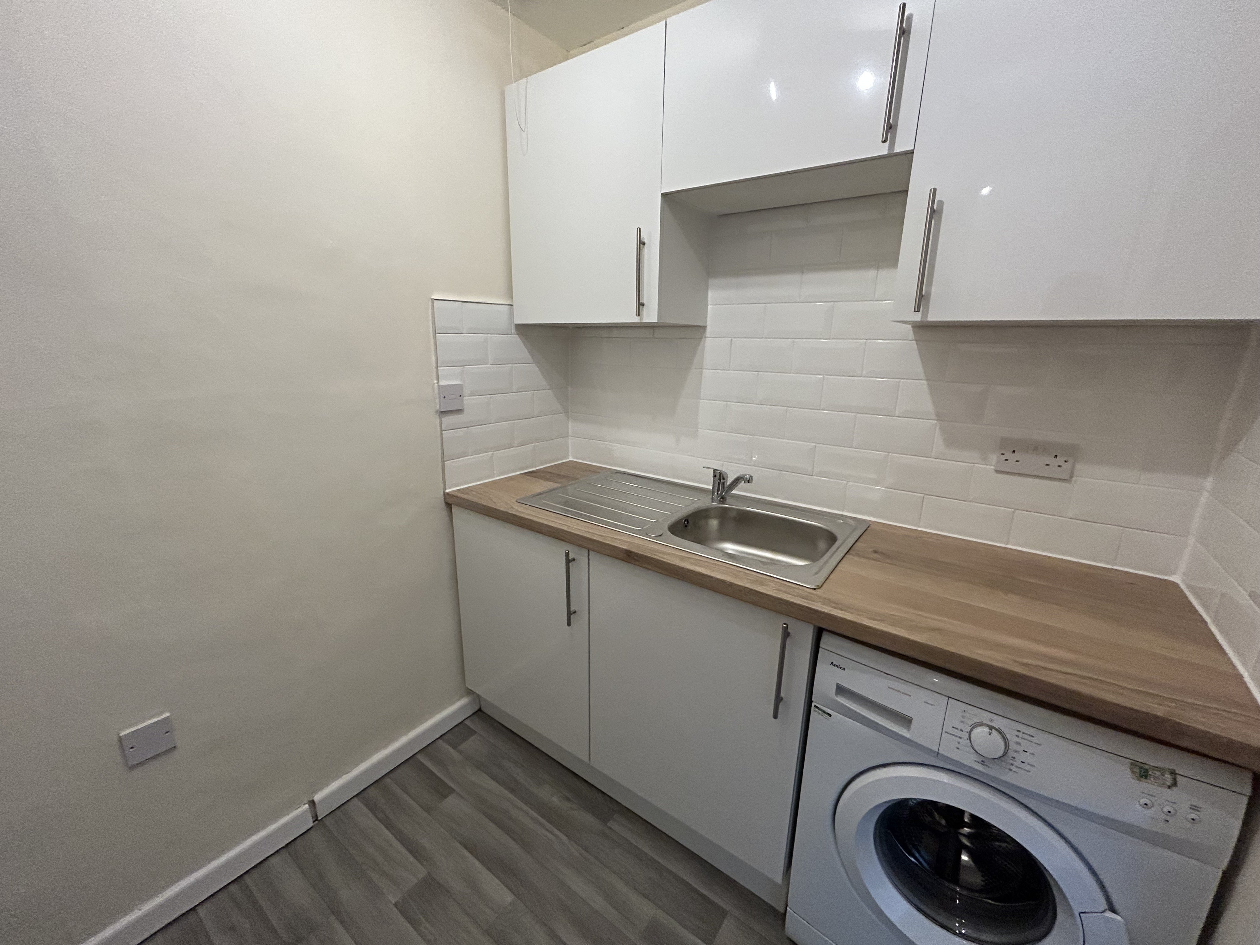 Flat Dumbarton Road in Glasgow