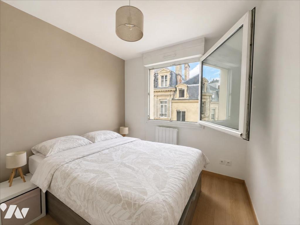 Flat Rue Clovis in Reims