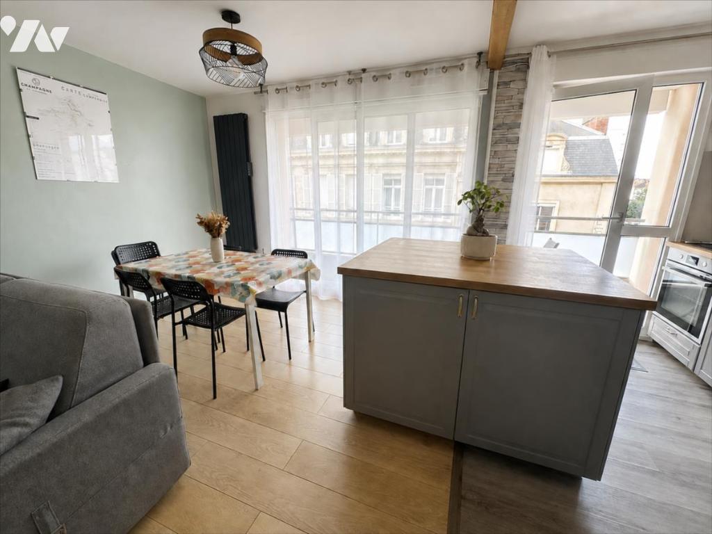 Flat Rue Clovis in Reims