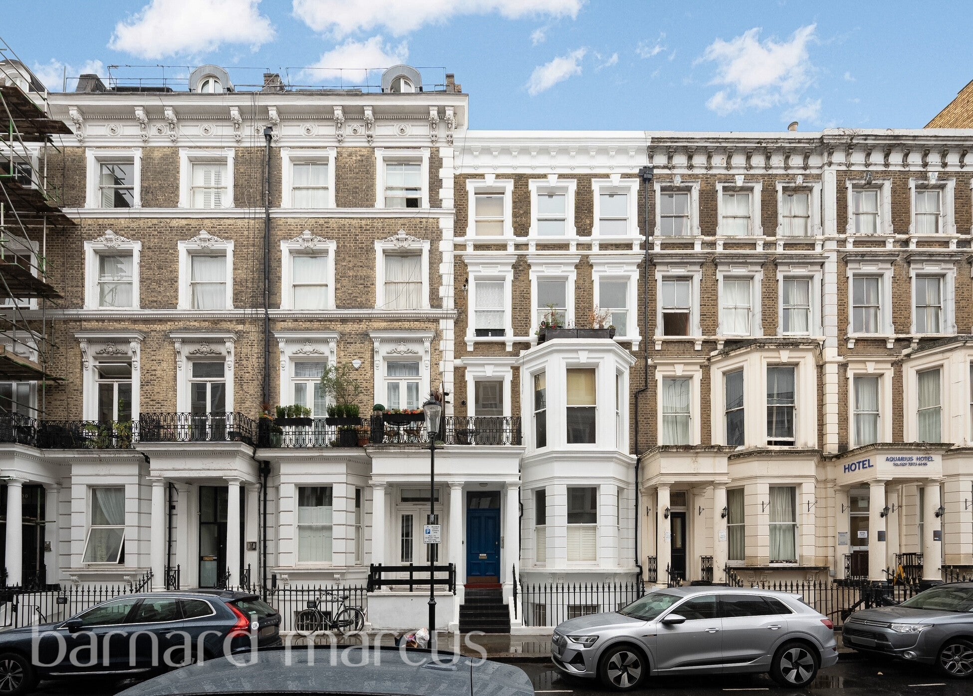 Flat Hogarth Road in Greater London