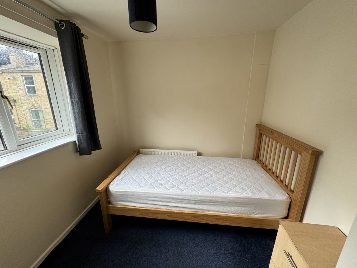 Room Gledhill Street in Calderdale