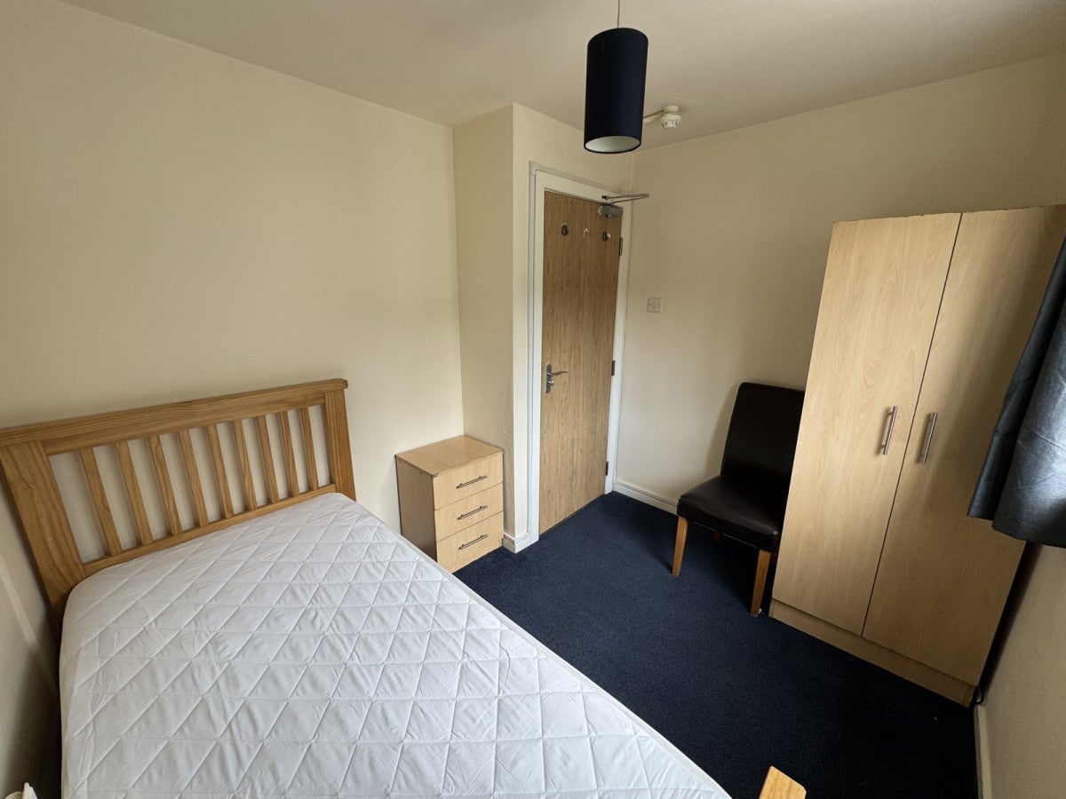 Room Gledhill Street in Calderdale