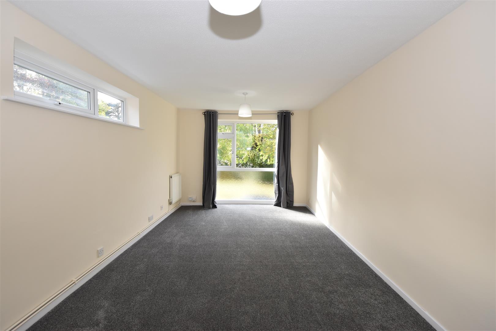 Flat Aurum Close in Reigate and Banstead