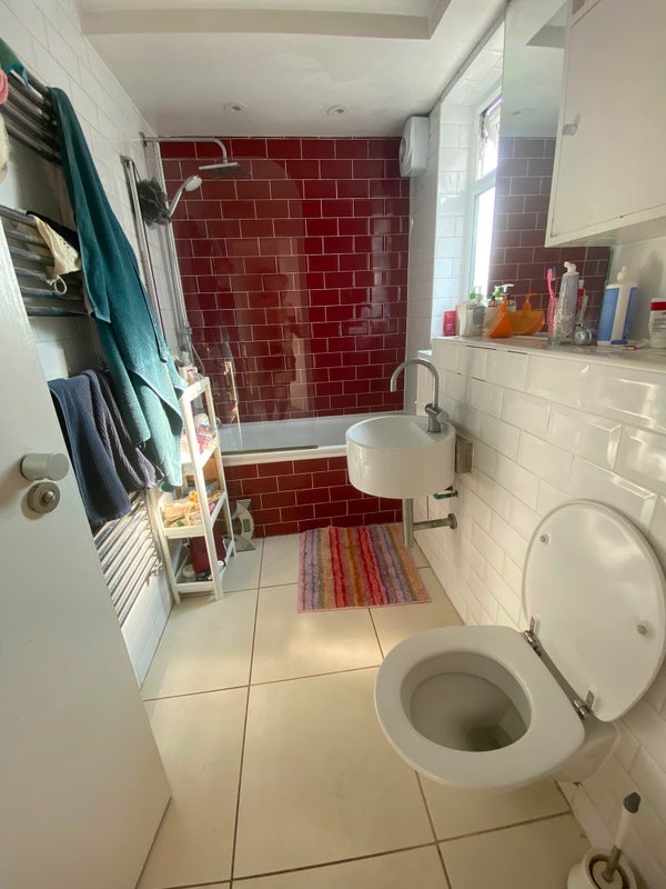 Room Goodrich Road in Greater London