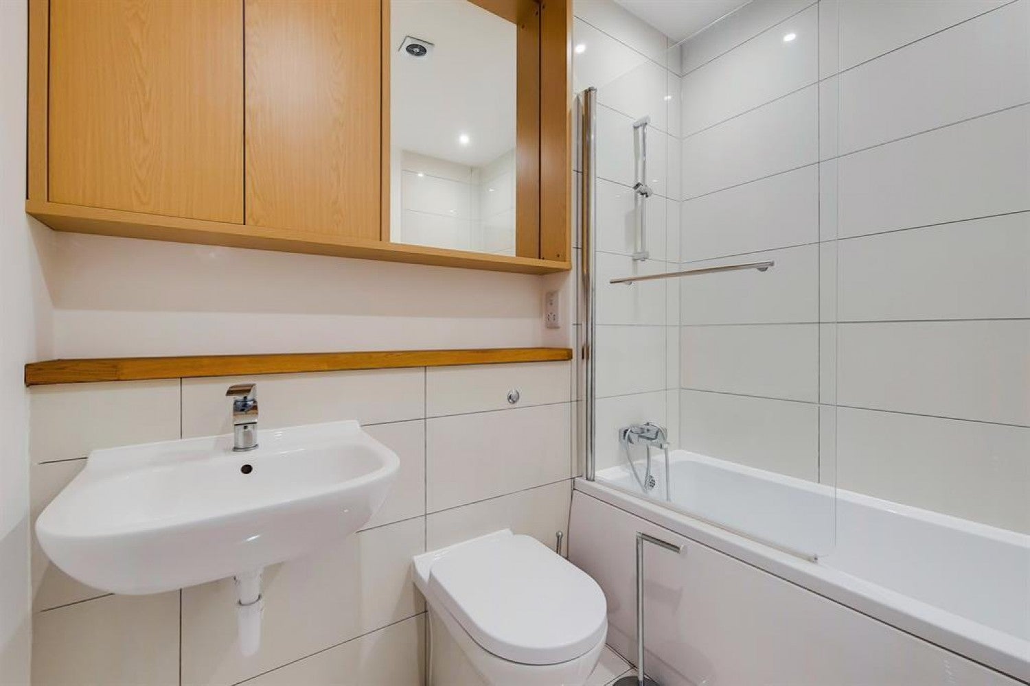 Flat Prince Street in Greater London