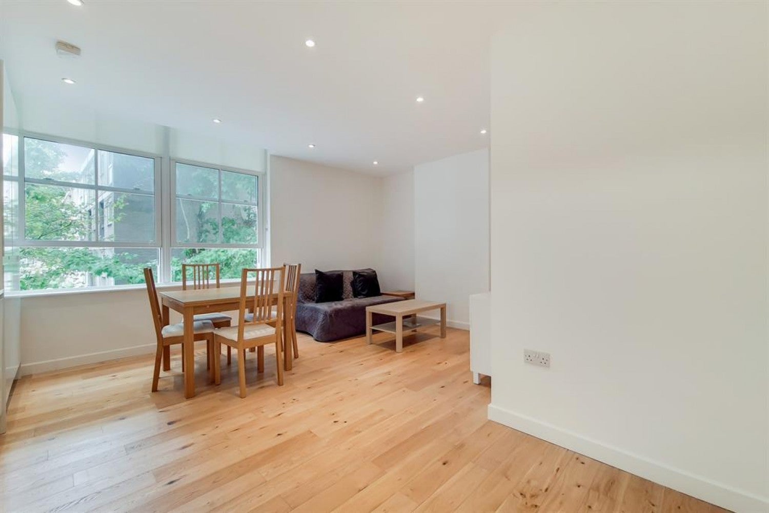 Flat Prince Street in Greater London