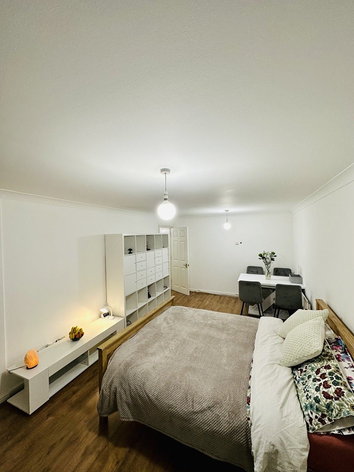 Room Stewart Street in Greater London