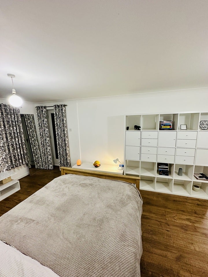 Room Stewart Street in Greater London
