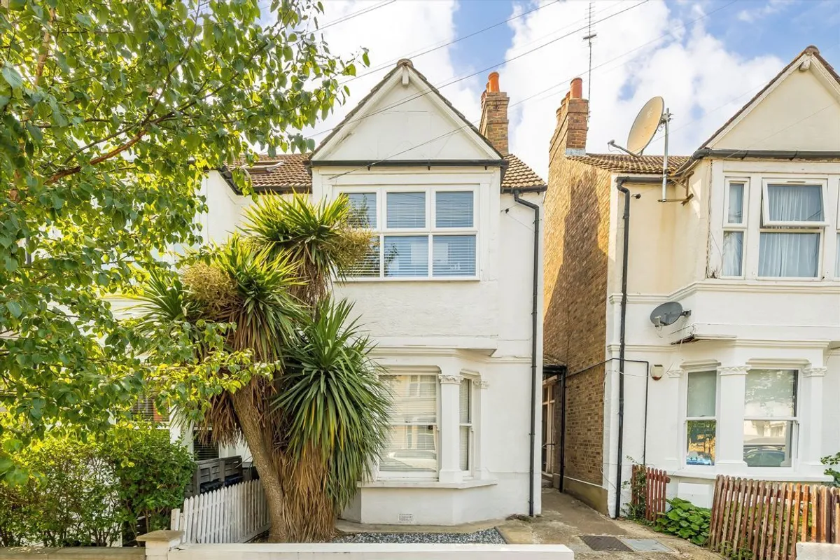 House Florence Road in Greater London