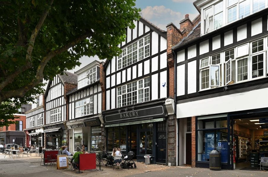 Flat Swain's Lane in Greater London