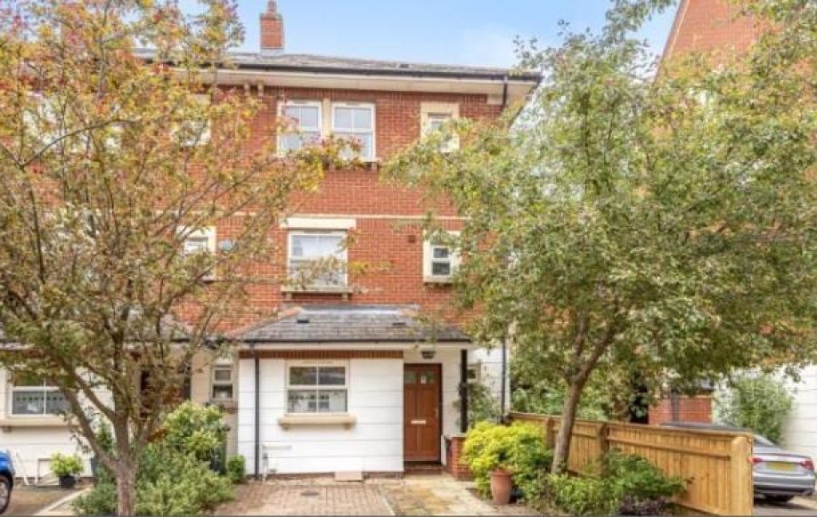 Flat Rickyard Close in Oxford