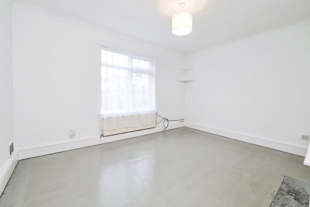 Flat Thurlby Close in Greater London