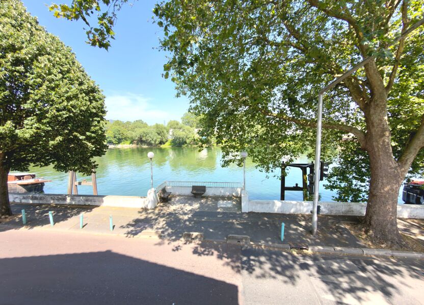 Flat Quai de Seine in Saint-Denis
