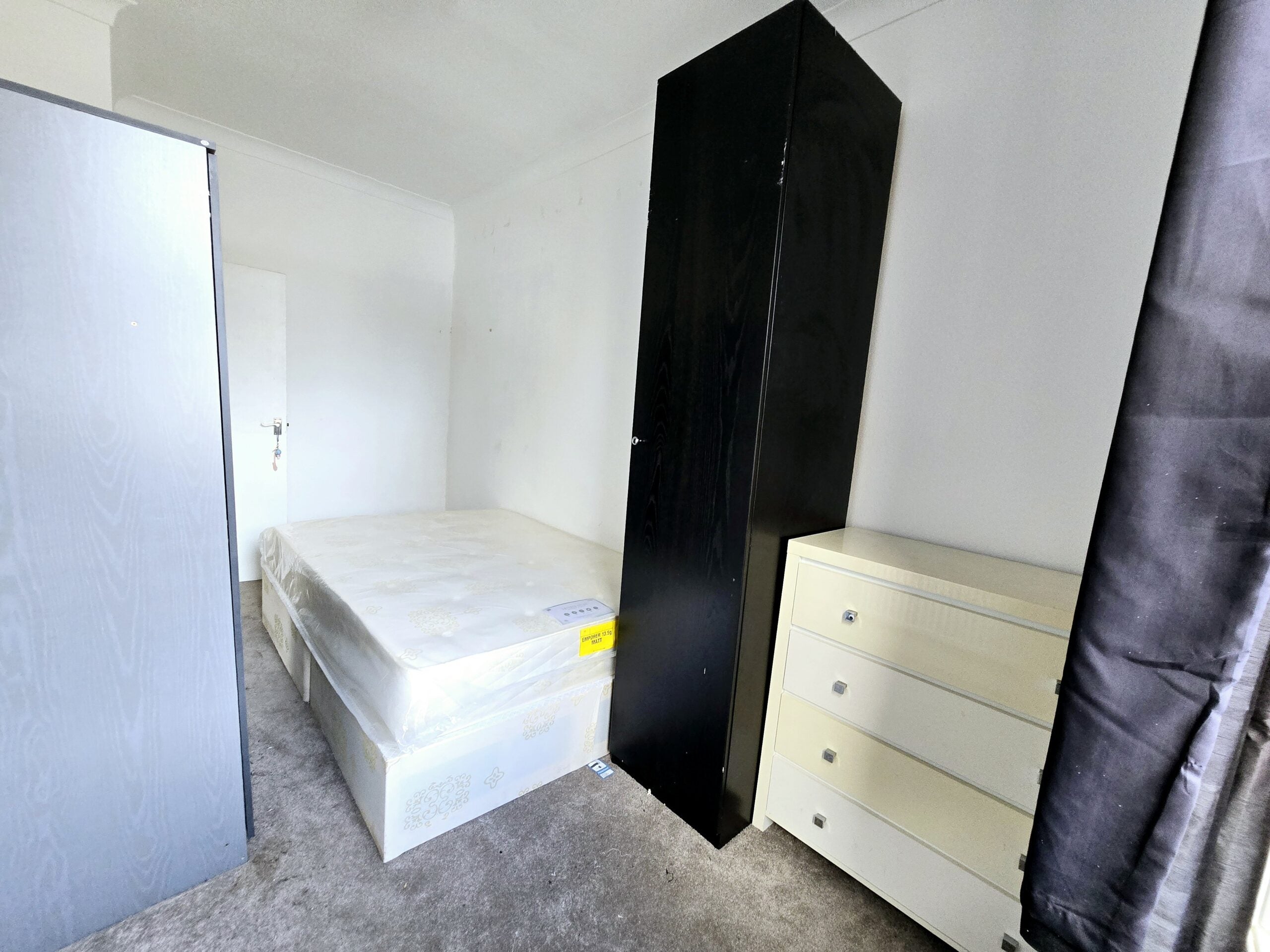Flat Stella Road in Greater London