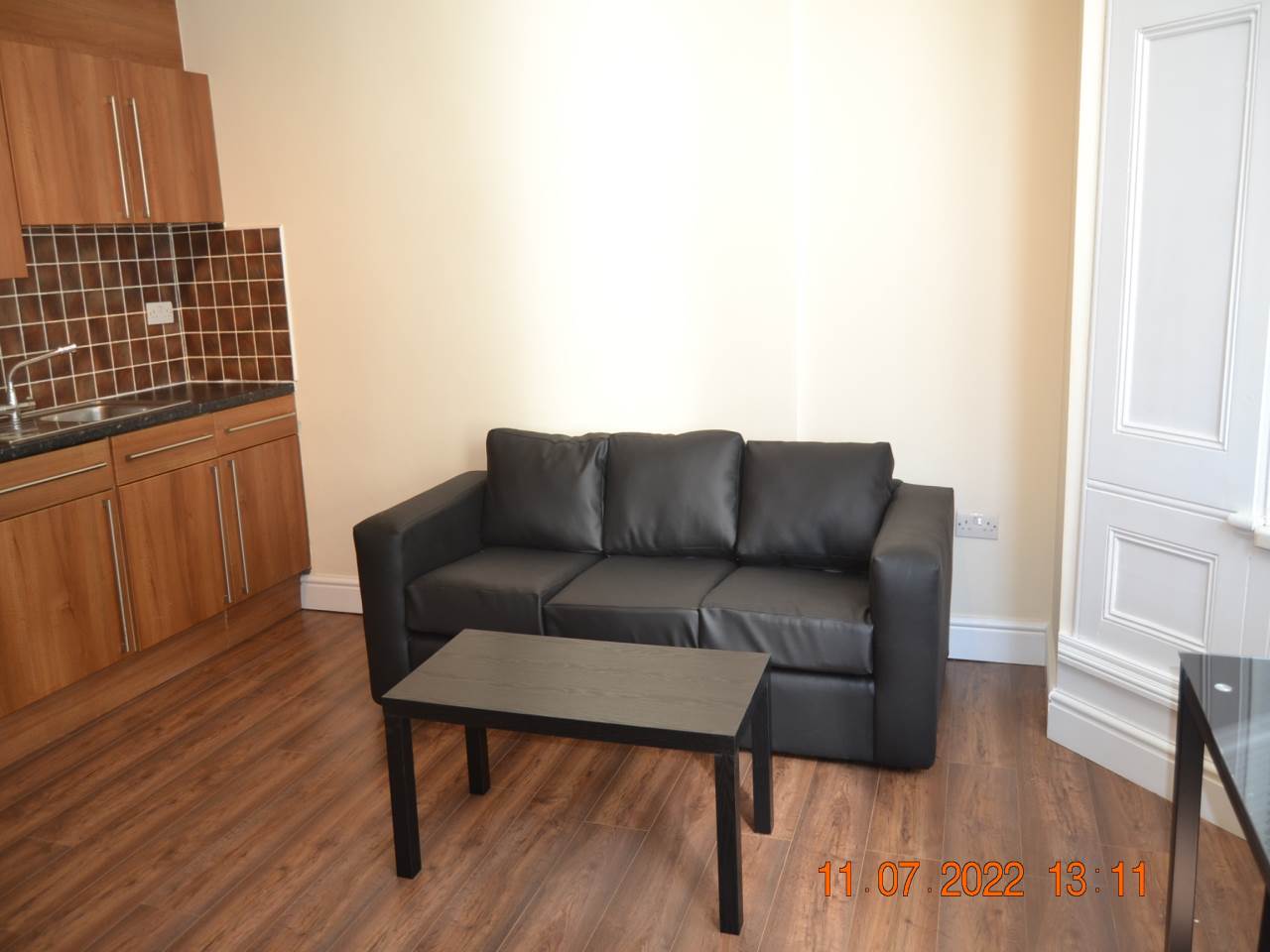 Flat Richmond Crescent in Cardiff