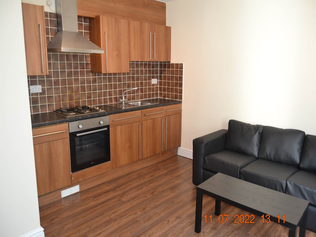Flat Richmond Crescent in Cardiff