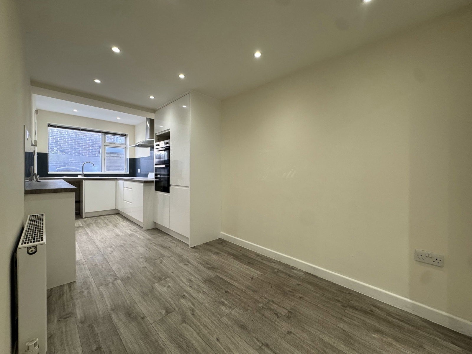Flat Longstone Road in Eastbourne