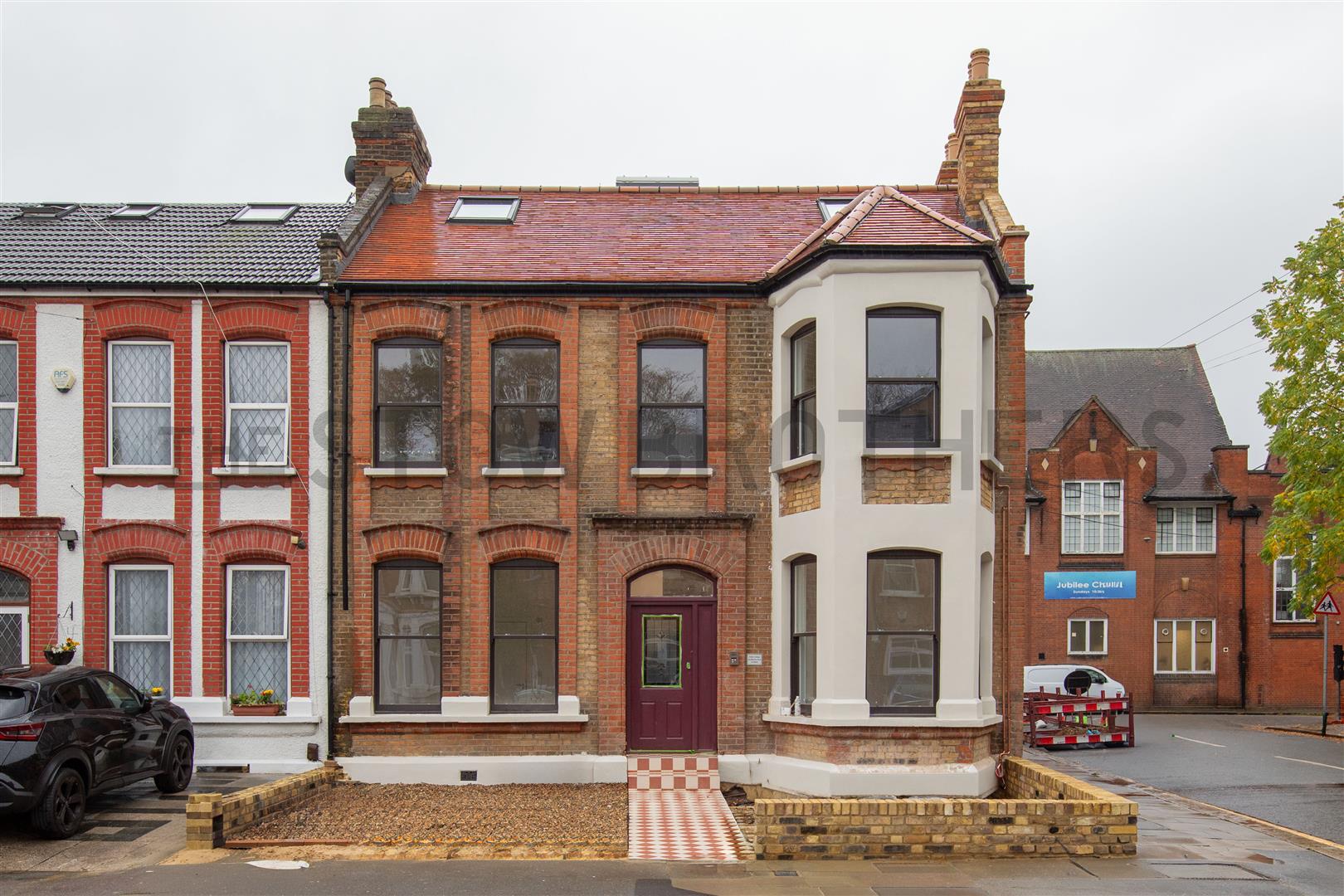 Flat Ingleby Road in Greater London