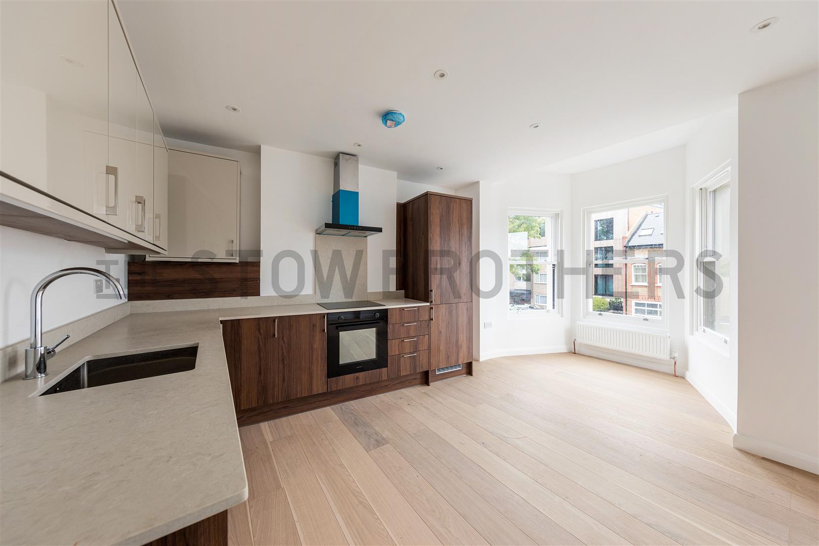Flat Ingleby Road in Greater London