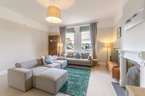 Flat All Saints Road in Bristol