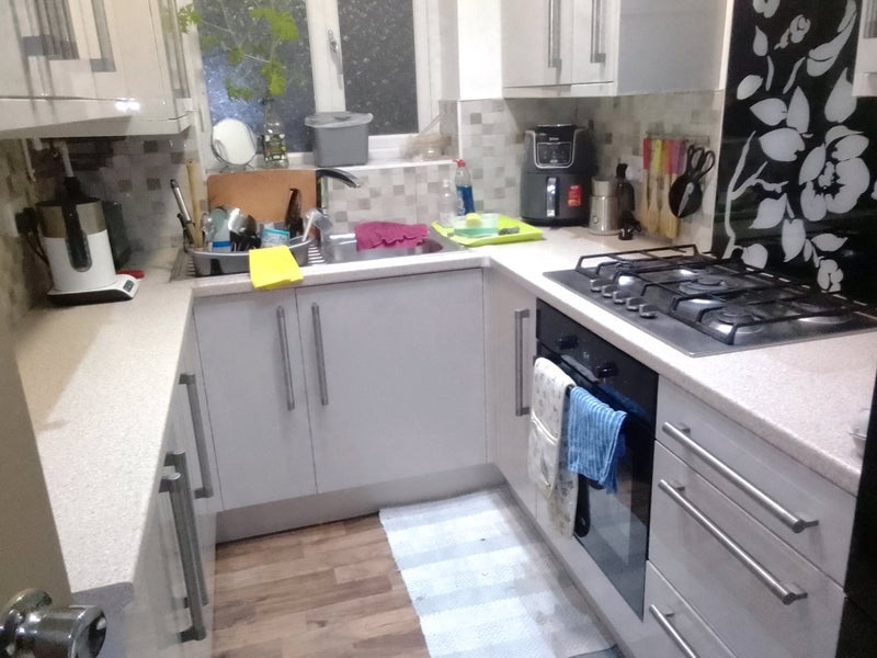 Room Smedley Lane in Manchester