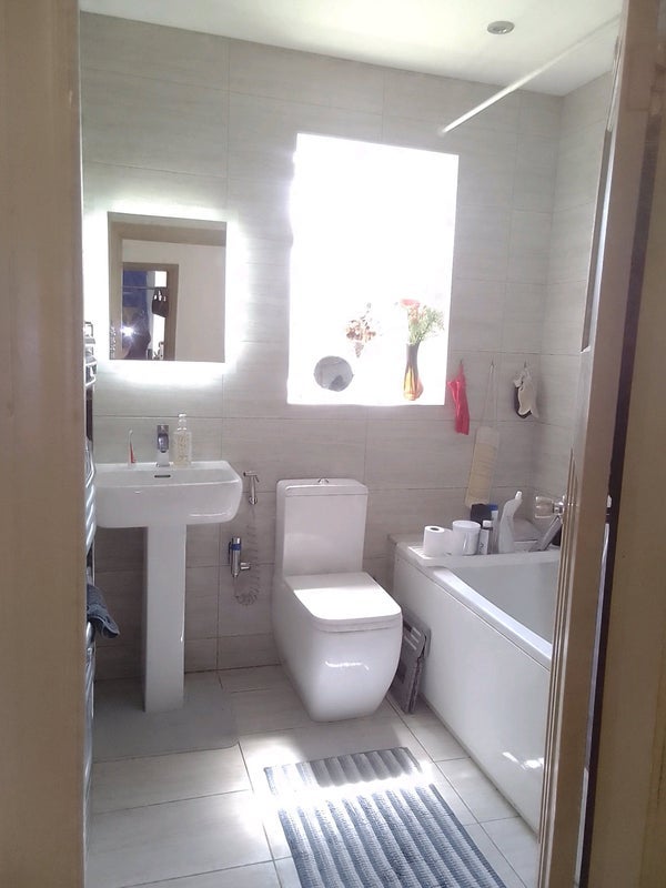 Room Smedley Lane in Manchester