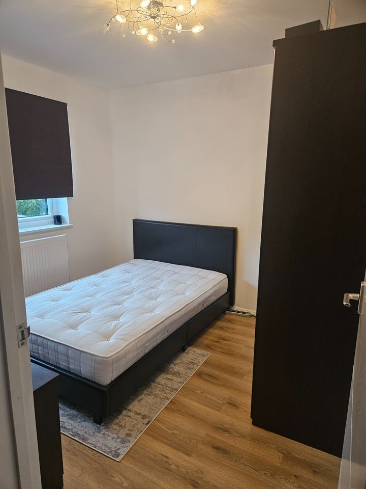Room Gilda Avenue in Greater London