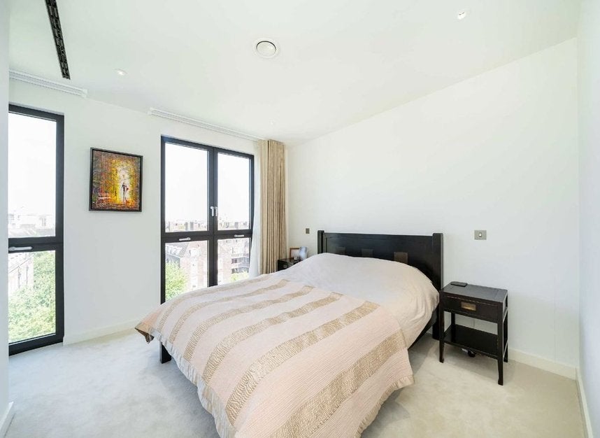 Flat Lyons Place in City of Westminster