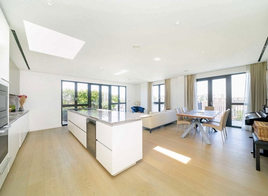 Flat Lyons Place in City of Westminster