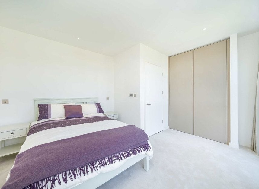 Flat Lyons Place in City of Westminster