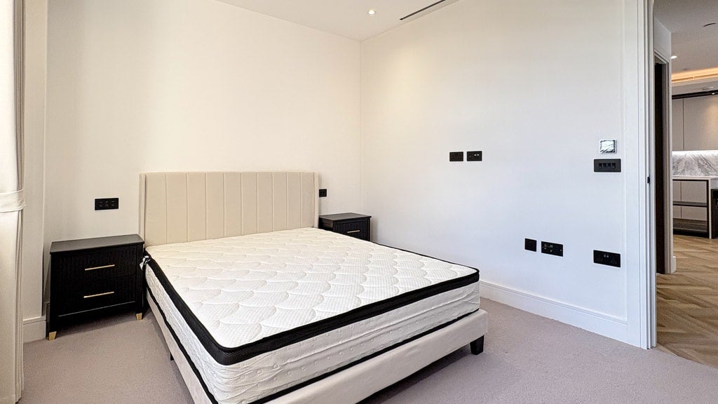 Flat Trinity Street in Greater London