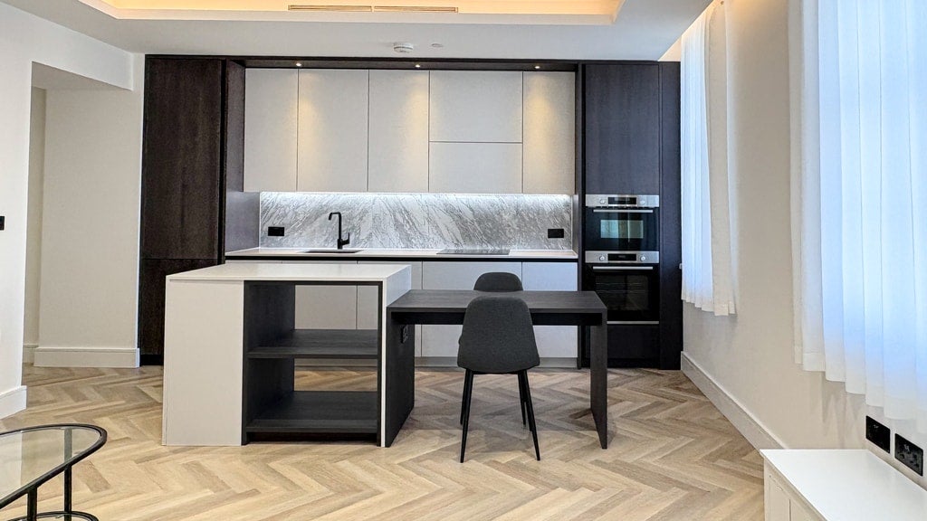 Flat Trinity Street in Greater London