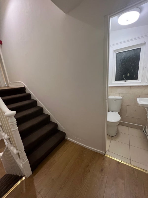 Room Claremont Road in Greater London