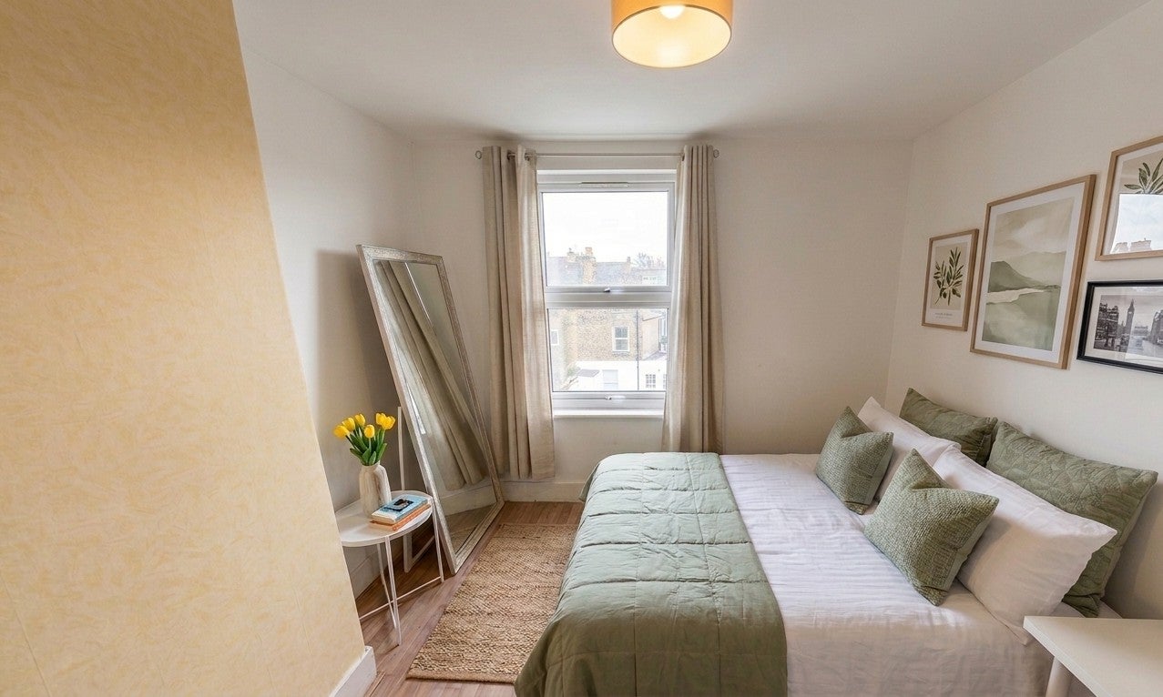 Room Claremont Road in Greater London