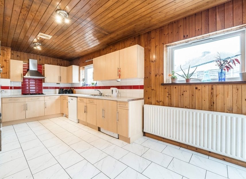 House Lowfield Road in Greater London