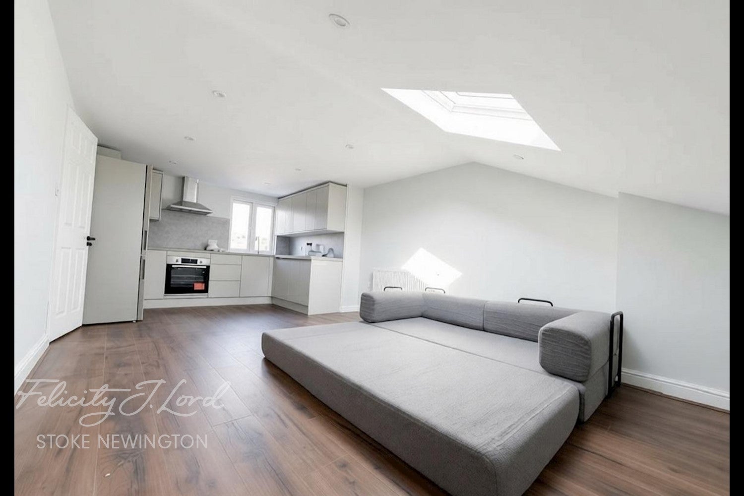 Flat Alkham Road in Greater London