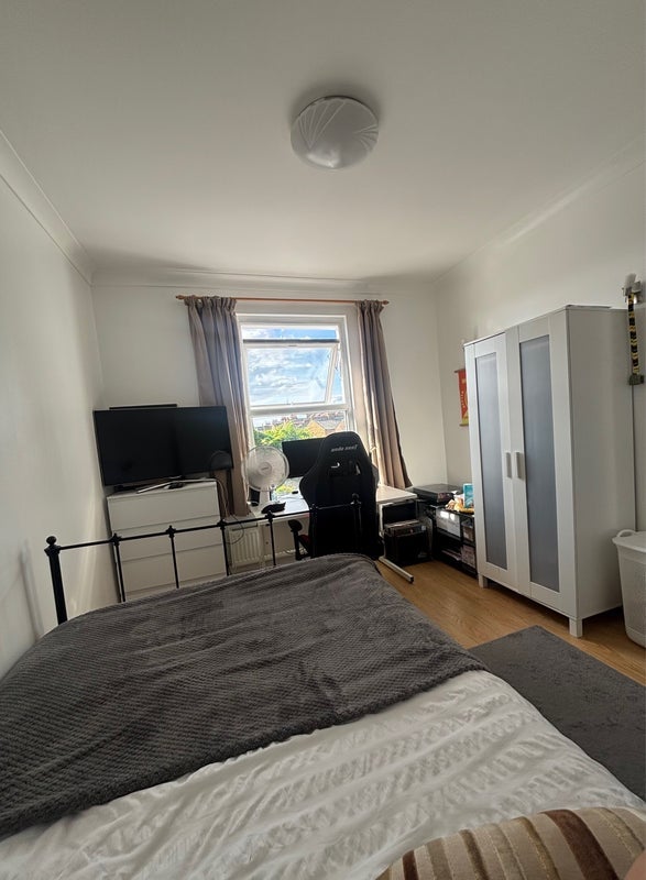 Room Undine Street in Greater London