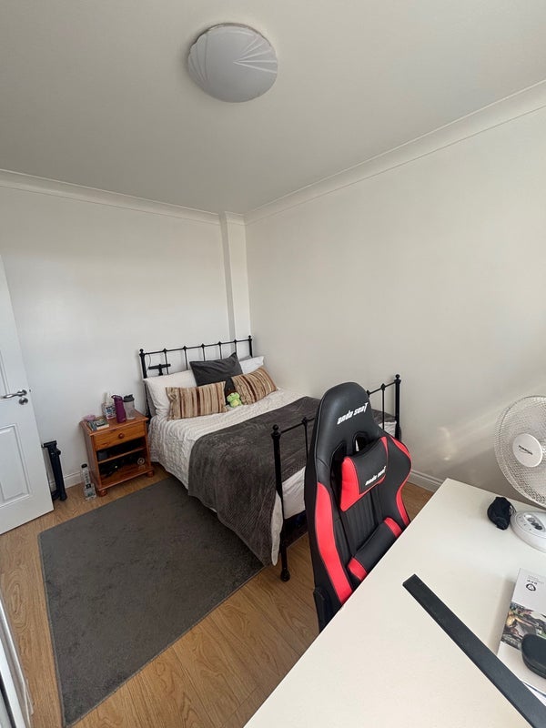 Room Undine Street in Greater London