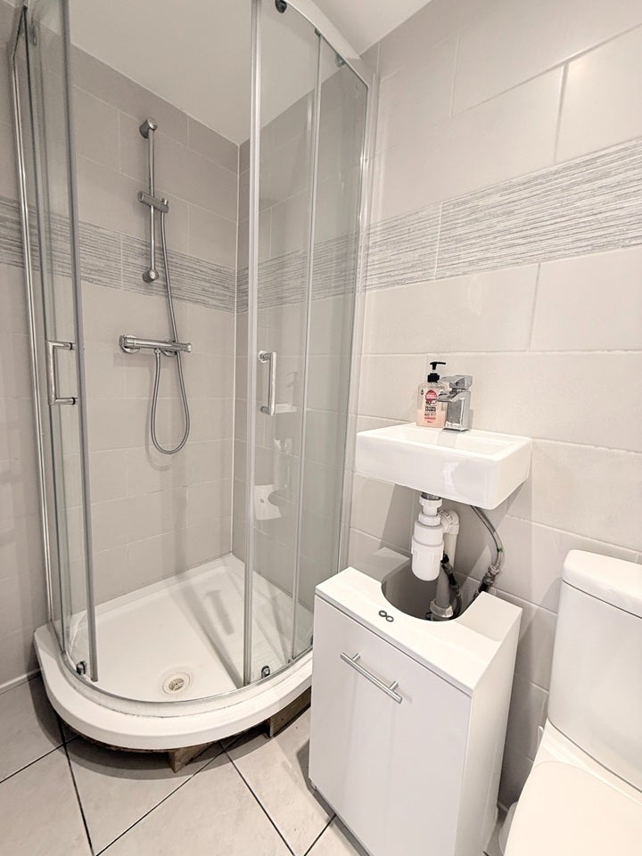 Room Stockwood Crescent in Luton