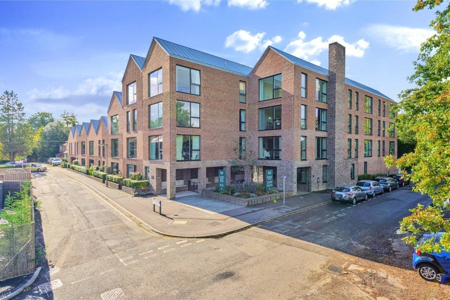 Flat Horsell Moor in Woking