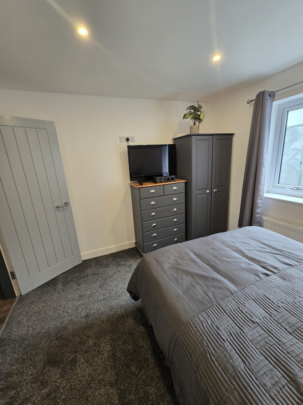 Room Shore Road in West Lancashire