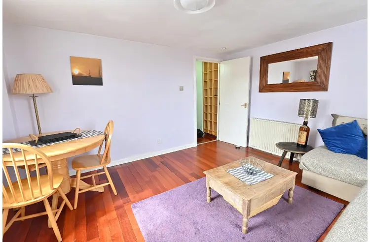 Flat Bernard Street in City of Edinburgh