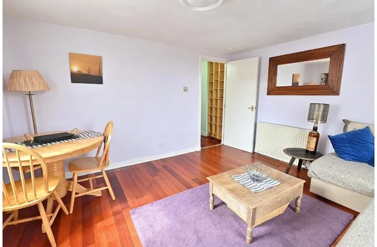 Flat Bernard Street in City of Edinburgh