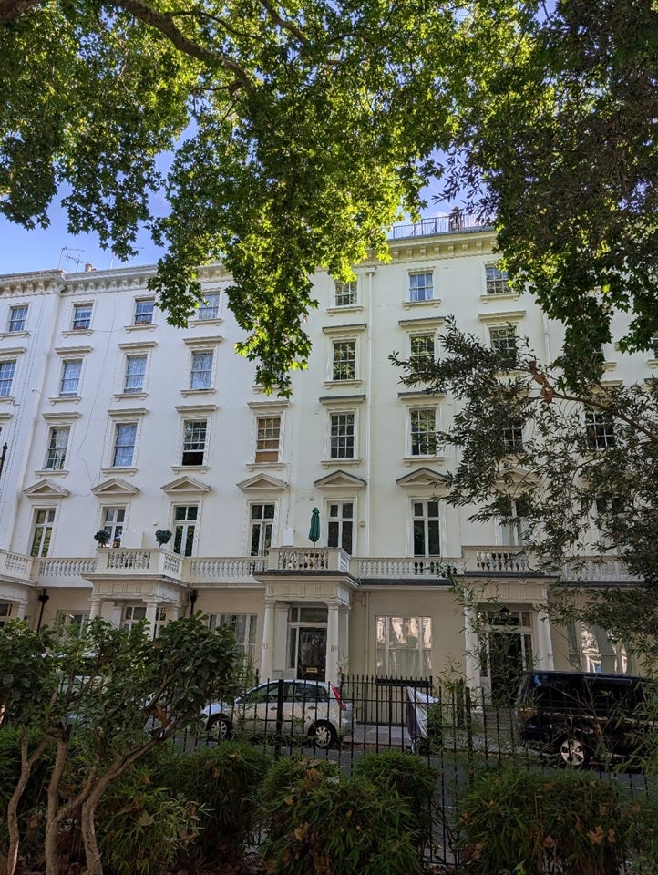 Flat St George's Square in City of Westminster