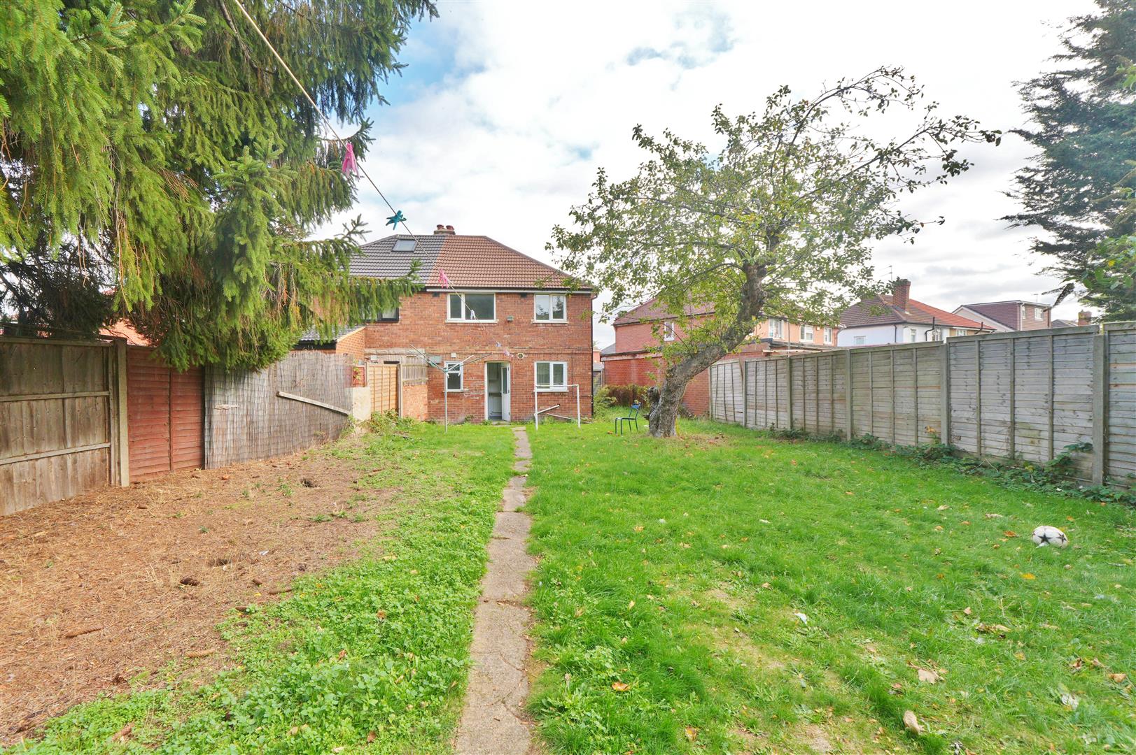 House Essex Avenue in Slough