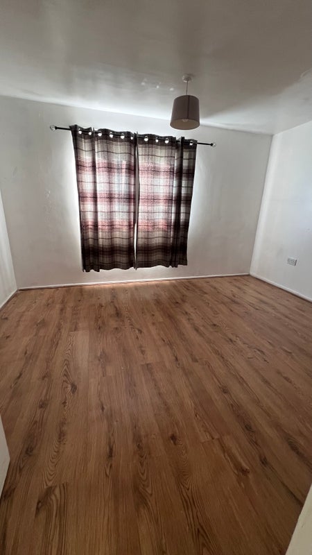 Room Haydens Road in Harlow